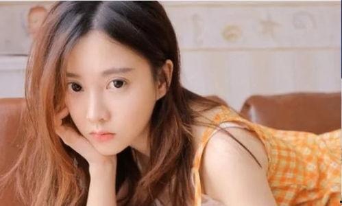 娱乐吃瓜姐网红是谁扮演的,娱乐吃瓜姐网红背后的神秘扮演者